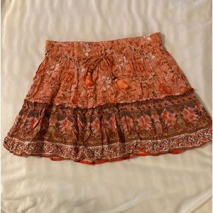 Elastic waist mini skirt. Size large.
